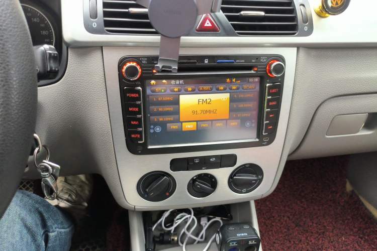 Used Volkswagen Bora 2011 1.6L Manual Fashion Edition Audio And AC Panel