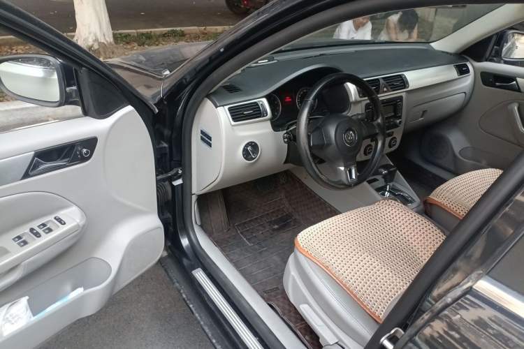 Used Volkswagen Bora 2011 1.6L Automatic Luxury Model Driver Seat