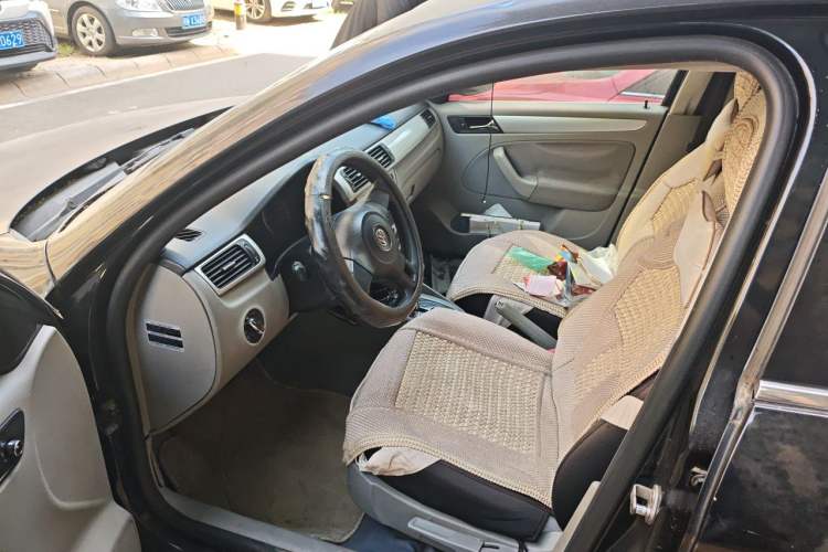 Used Volkswagen Bora 2011 1.6L Automatic Fashion Edition Driver Seat