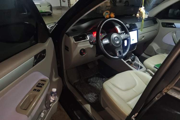 Used Volkswagen Bora 2011 1.6L Automatic Fashion Edition Driver Seat