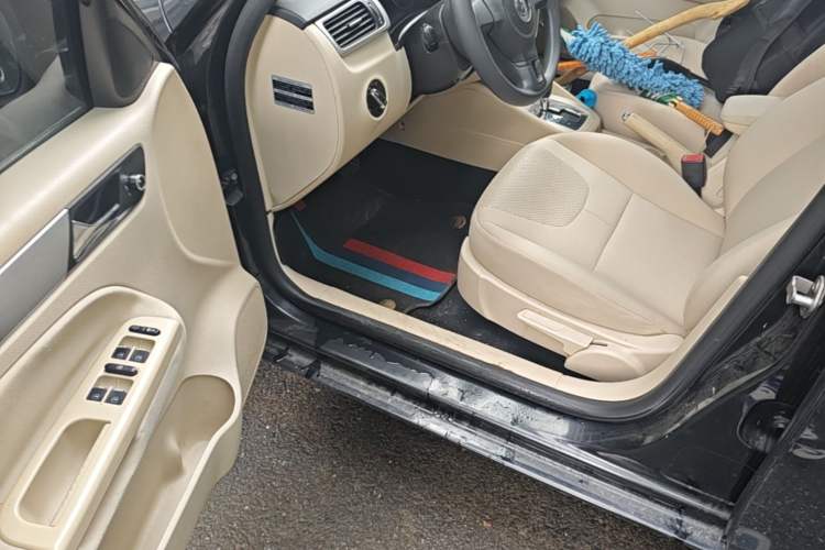 Used Volkswagen Bora 2011 1.6L Automatic Fashion Edition Driver Seat