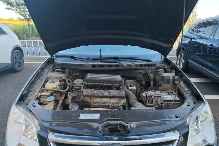Used Volkswagen Bora 2011 1.6L Automatic Fashion Edition Engine Bay