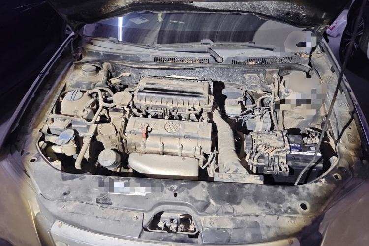 Used Volkswagen Bora 2011 1.6L Manual Fashion Edition Engine Bay