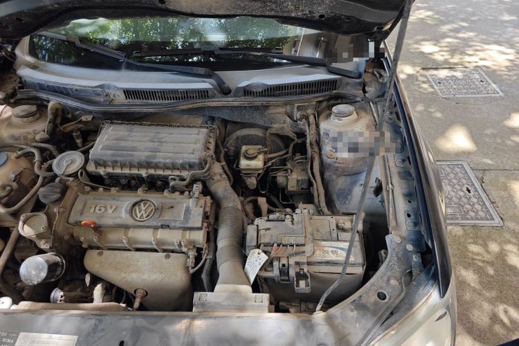 Used Volkswagen Bora 2011 1.6L Manual Fashion Edition Engine Bay Left