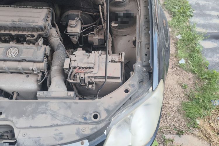 Used Volkswagen Bora 2011 1.6L Manual Comfort Version Engine Bay Left