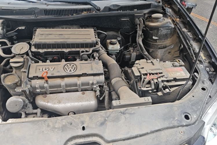 Used Volkswagen Bora 2011 1.6L Automatic Fashion Edition Engine Bay Left