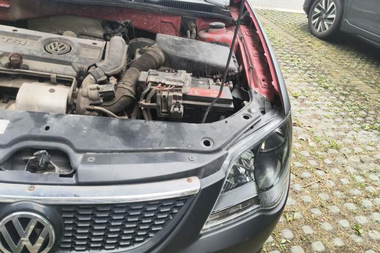 Used Volkswagen Bora 2011 1.4T Automatic Comfort Model Engine Bay Left