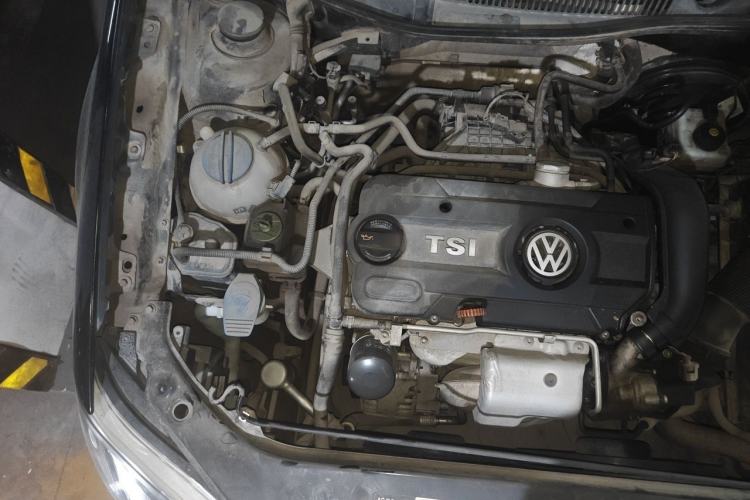 Used Volkswagen Bora 2011 1.4T Manual Luxury Model Engine Bay Right