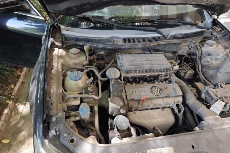 Used Volkswagen Bora 2011 1.6L Manual Fashion Edition Engine Bay Right