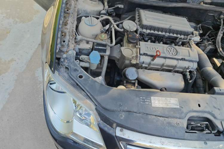 Used Volkswagen Bora 2011 1.6L Automatic Fashion Edition Engine Bay Right