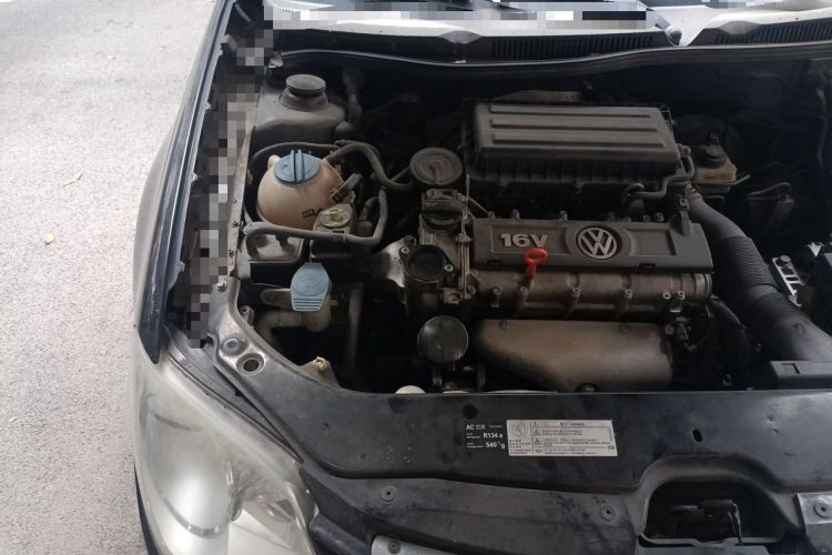 Used Volkswagen Bora 2011 1.6L Automatic Luxury Model Engine Bay Right