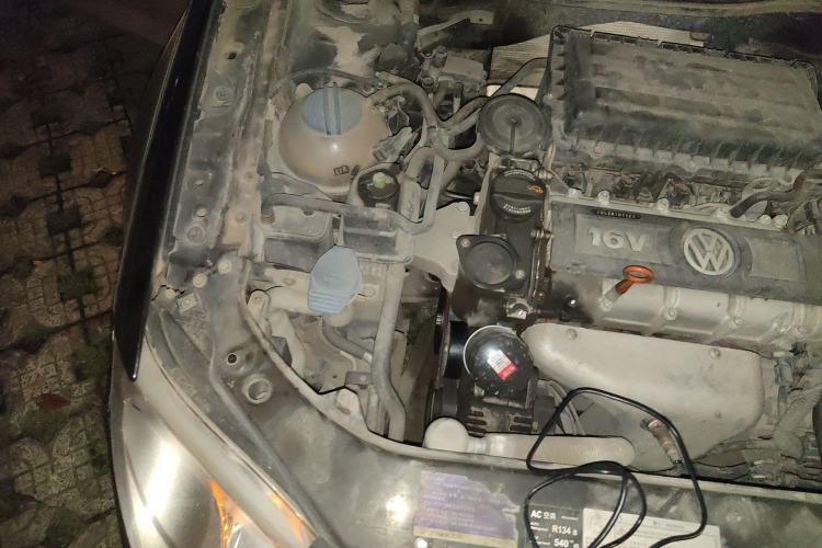 Used Volkswagen Bora 2011 1.6L Manual Fashion Edition Engine Bay Right