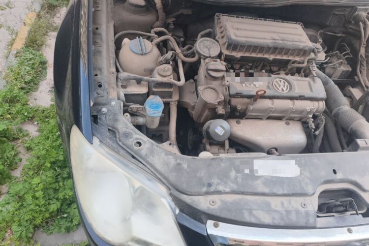 Used Volkswagen Bora 2011 1.6L Manual Comfort Version Engine Bay Right
