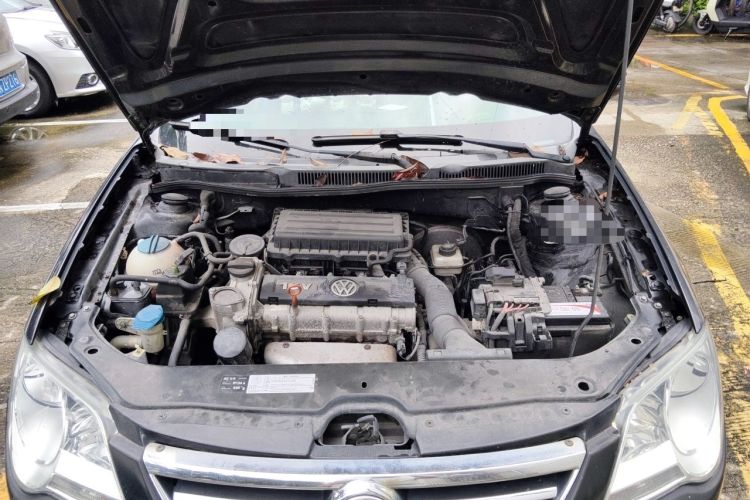 Used Volkswagen Bora 2011 1.6L Automatic Fashion Edition Engine Bay