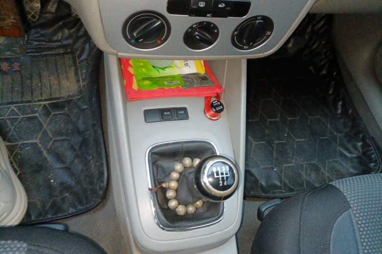 Used Volkswagen Bora 2011 1.6L Manual Comfort Version Gear Lever