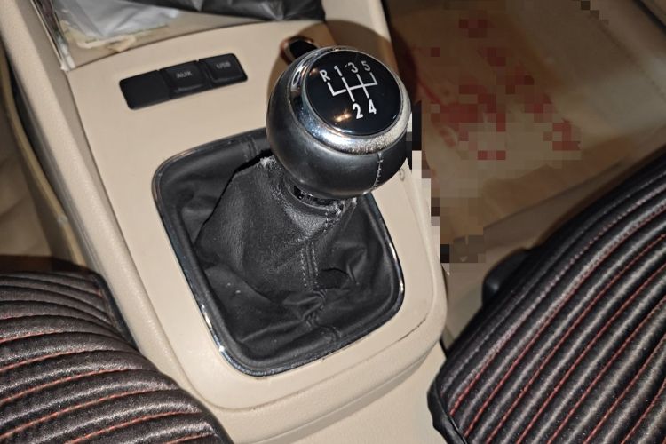Used Volkswagen Bora 2011 1.4T Manual Comfort Model Gear Lever