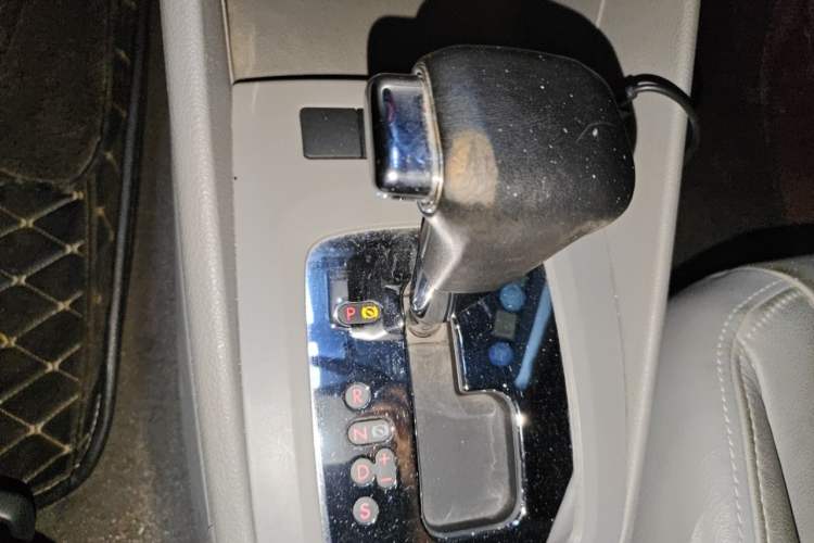 Used Volkswagen Bora 2011 1.6L Automatic Comfort Model Gear Lever