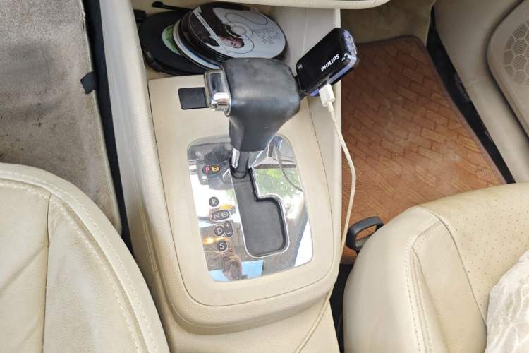 Used Volkswagen Bora 2011 1.6L Automatic Comfort Model Gear Lever