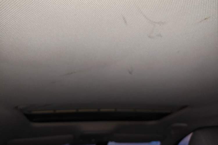 Used Volkswagen Bora 2011 1.6L Manual Fashion Edition Headliner