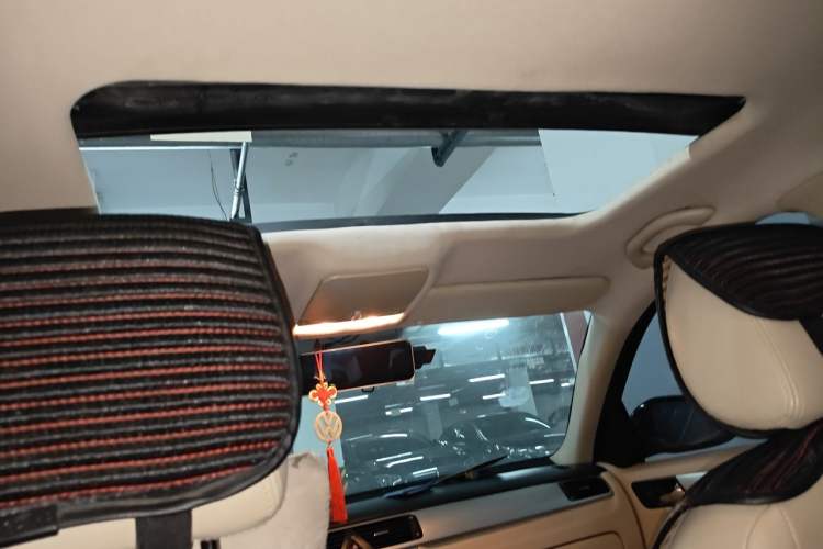 Used Volkswagen Bora 2011 1.4T Manual Comfort Model Headliner