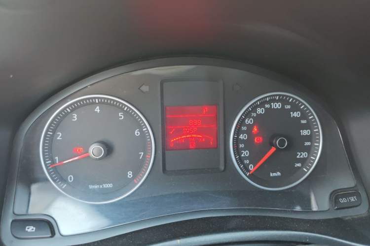 Used Volkswagen Bora 2011 1.6L Automatic Fashion Edition Instrument Cluster