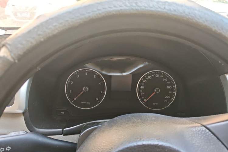 Used Volkswagen Bora 2011 1.6L Automatic Fashion Edition Instrument Cluster