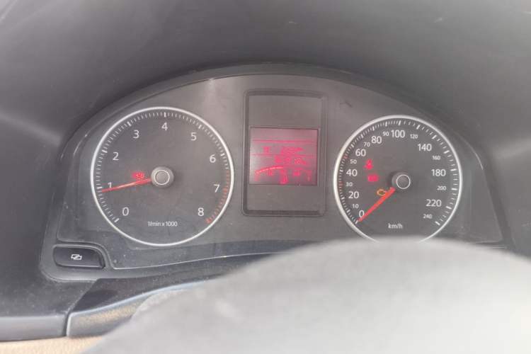 Used Volkswagen Bora 2011 1.6L Manual Comfort Version Instrument Cluster