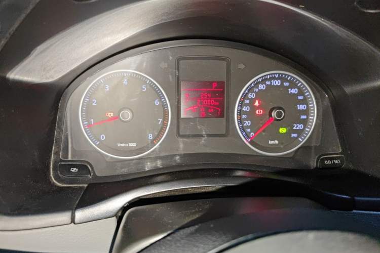 Used Volkswagen Bora 2011 1.6L Automatic Comfort Model Instrument Cluster