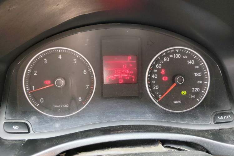 Used Volkswagen Bora 2011 1.6L Automatic Fashion Edition Instrument Cluster
