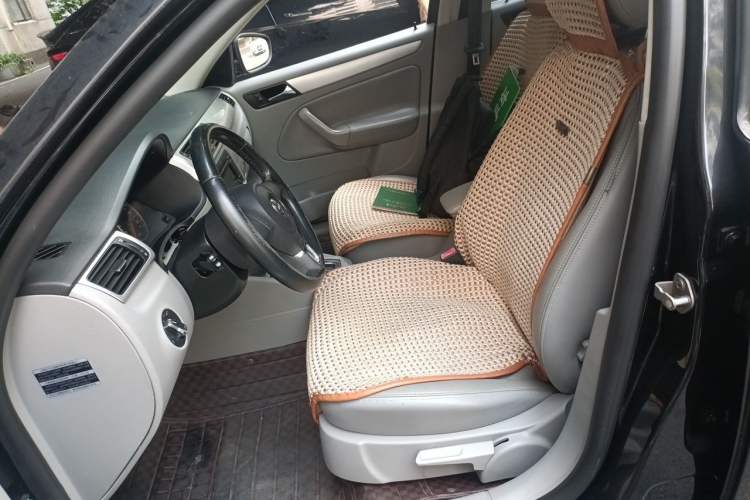 Used Volkswagen Bora 2011 1.6L Automatic Luxury Model Left Front Seat