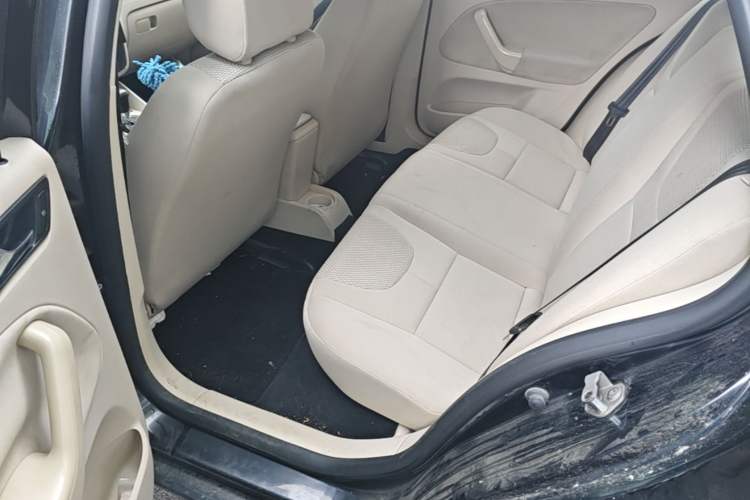Used Volkswagen Bora 2011 1.6L Automatic Fashion Edition Left Rear Seat