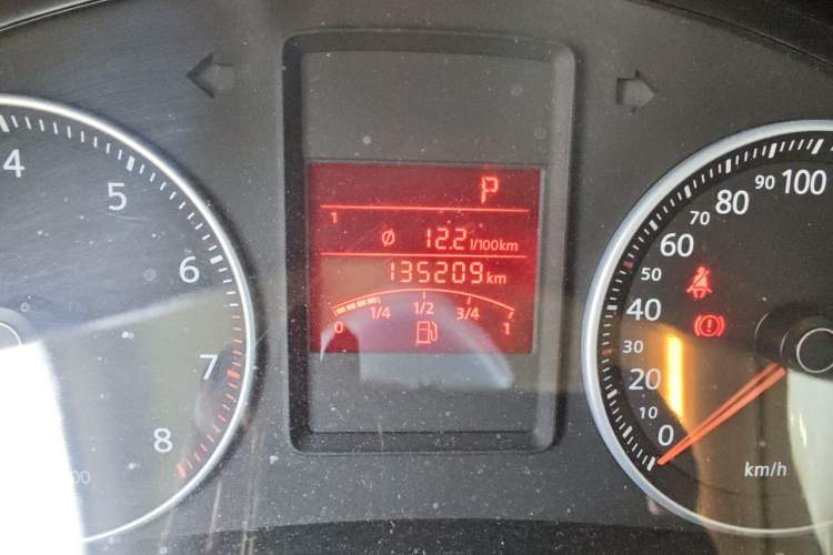 Used Volkswagen Bora 2011 1.6L Automatic Fashion Edition Odometer Close Up