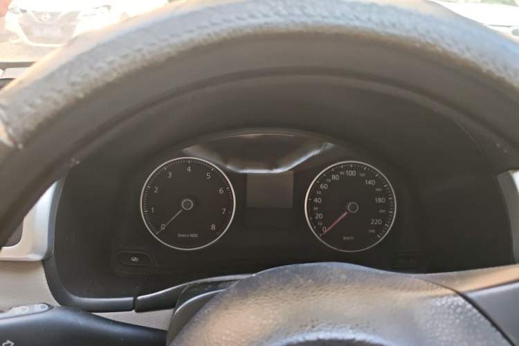 Used Volkswagen Bora 2011 1.6L Automatic Fashion Edition Odometer Close Up