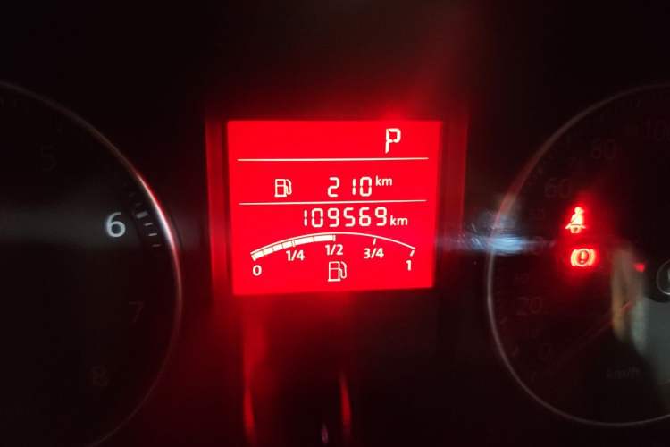 Used Volkswagen Bora 2011 1.6L Automatic Fashion Edition Odometer Close Up