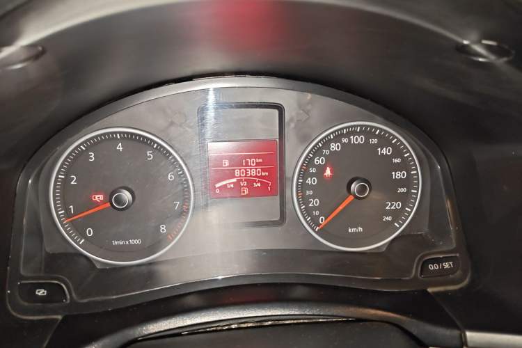 Used Volkswagen Bora 2011 1.4T Manual Comfort Model Odometer Close Up