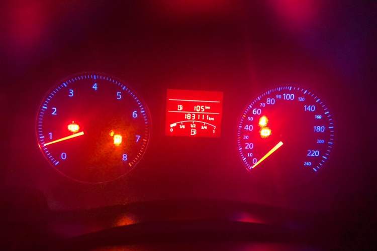 Used Volkswagen Bora 2011 1.4T Manual Comfort Model Odometer Close Up