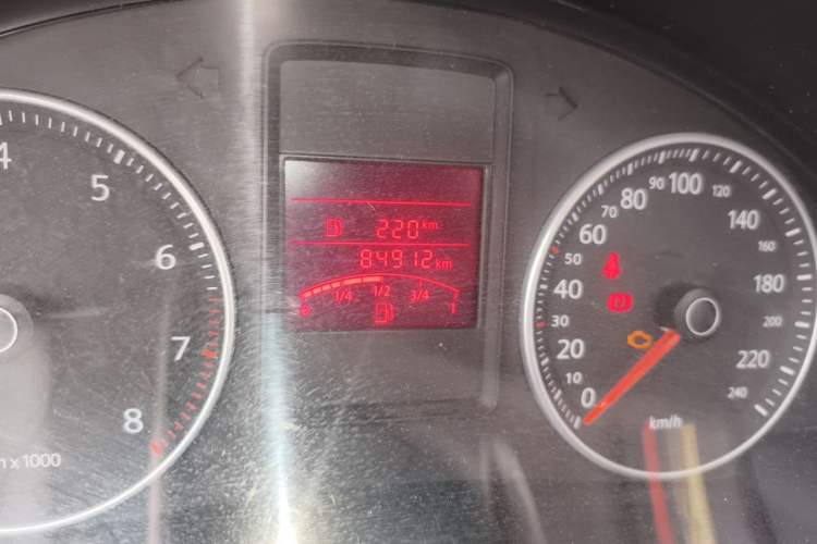 Used Volkswagen Bora 2011 1.6L Manual Comfort Version Odometer Close Up