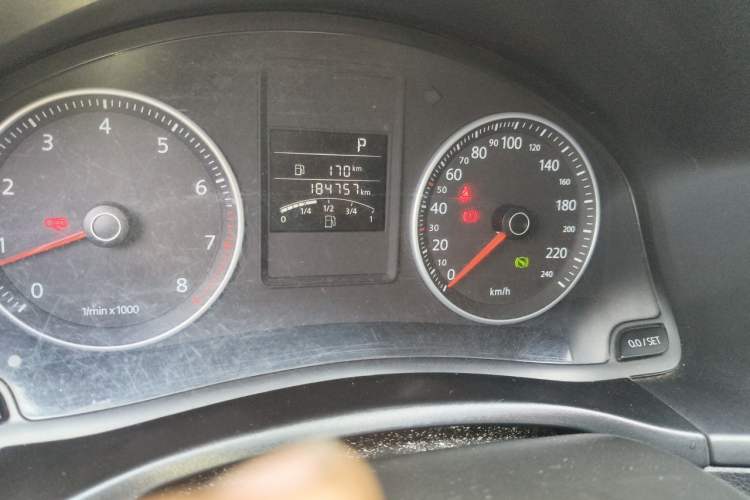 Used Volkswagen Bora 2011 1.4T Automatic Comfort Model Odometer Close Up