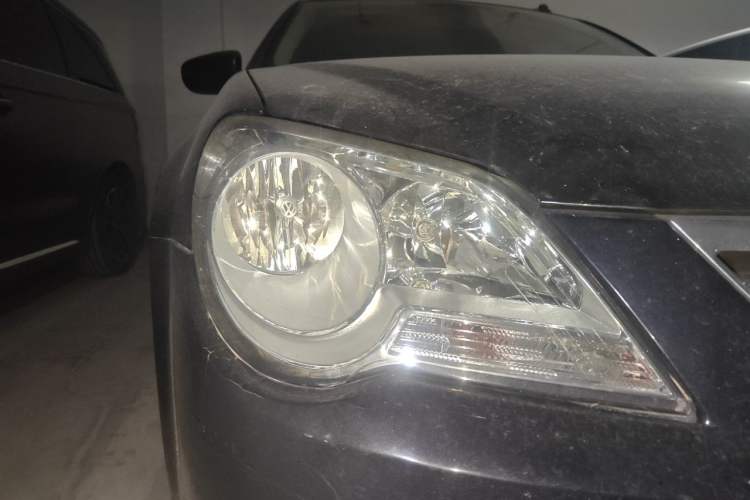 Used Volkswagen Bora 2011 1.4T Manual Luxury Model Right Front Headlight