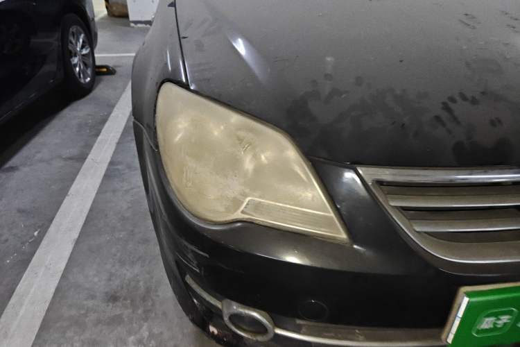 Used Volkswagen Bora 2011 1.6L Manual Fashion Edition Right Front Headlight