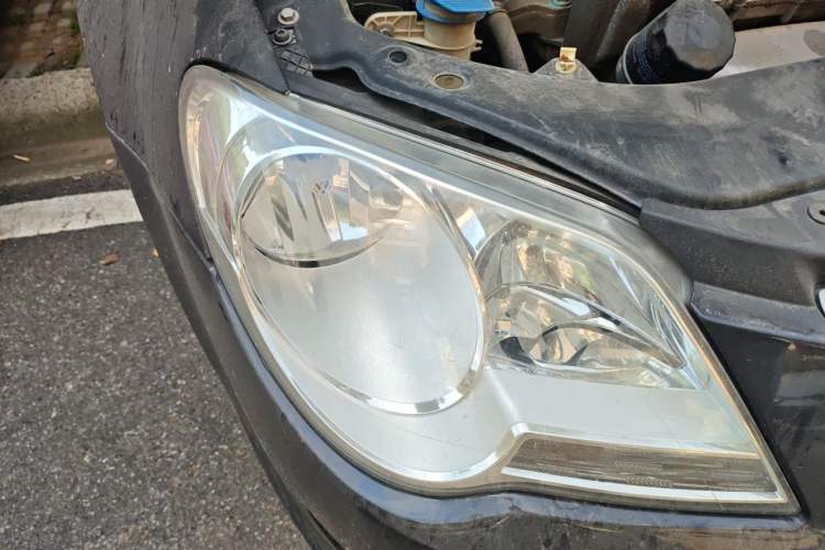 Used Volkswagen Bora 2011 1.6L Automatic Fashion Edition Right Front Headlight