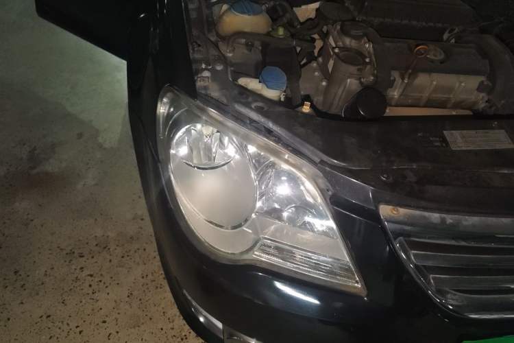 Used Volkswagen Bora 2011 1.6L Automatic Fashion Edition Right Front Headlight