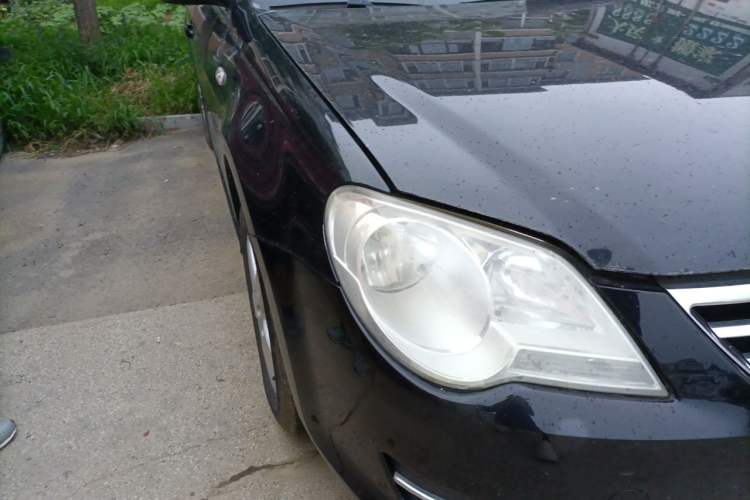 Used Volkswagen Bora 2011 1.6L Manual Comfort Version Right Front Headlight