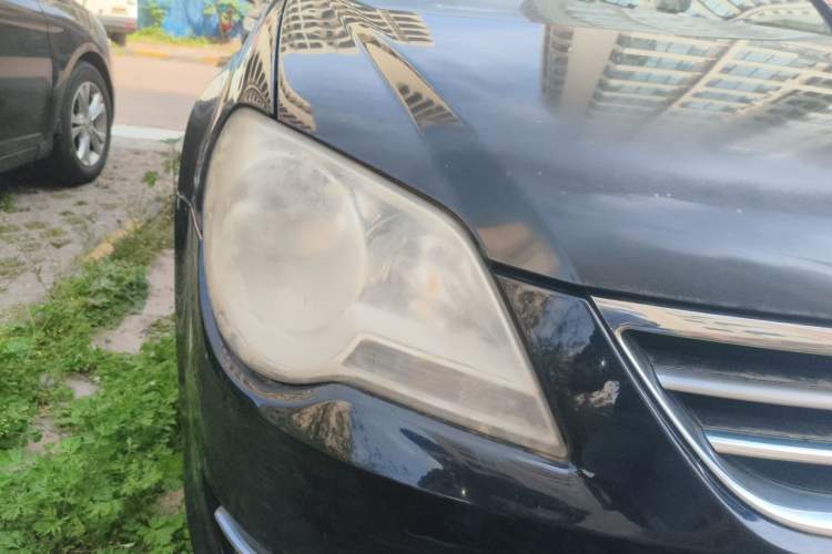 Used Volkswagen Bora 2011 1.6L Manual Comfort Version Right Front Headlight