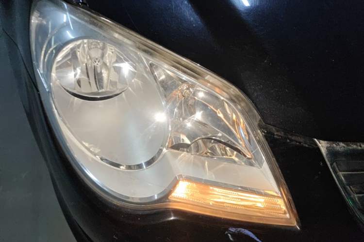 Used Volkswagen Bora 2011 1.6L Automatic Comfort Model Right Front Headlight