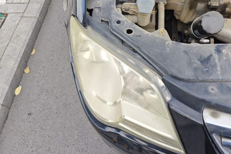 Used Volkswagen Bora 2011 1.6L Automatic Comfort Model Right Front Headlight
