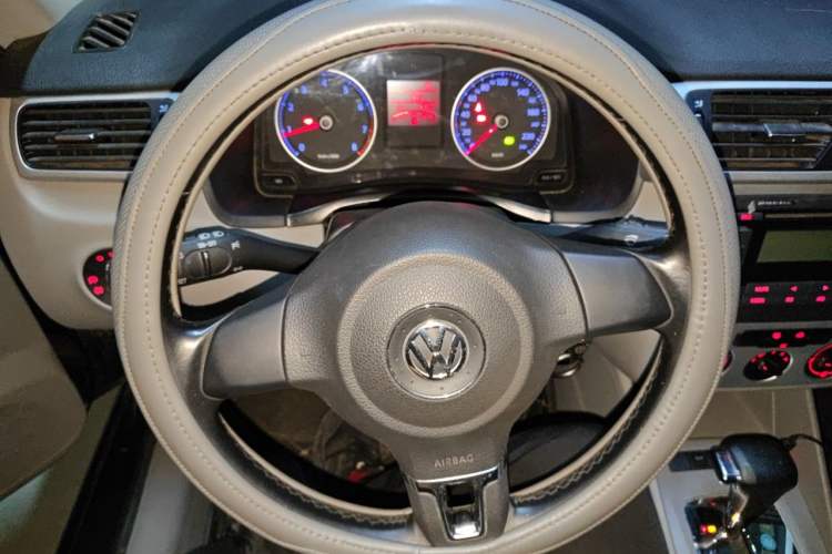 Used Volkswagen Bora 2011 1.6L Automatic Comfort Model Steering Wheel
