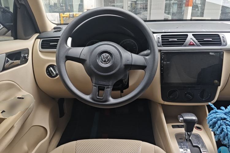 Used Volkswagen Bora 2011 1.6L Automatic Fashion Edition Steering Wheel