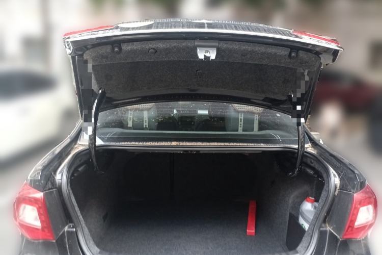 Used Volkswagen Bora 2011 1.6L Automatic Luxury Model Trunk