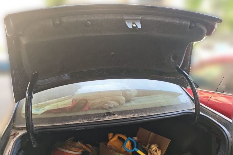 Used Volkswagen Bora 2011 1.6L Automatic Fashion Edition Trunk